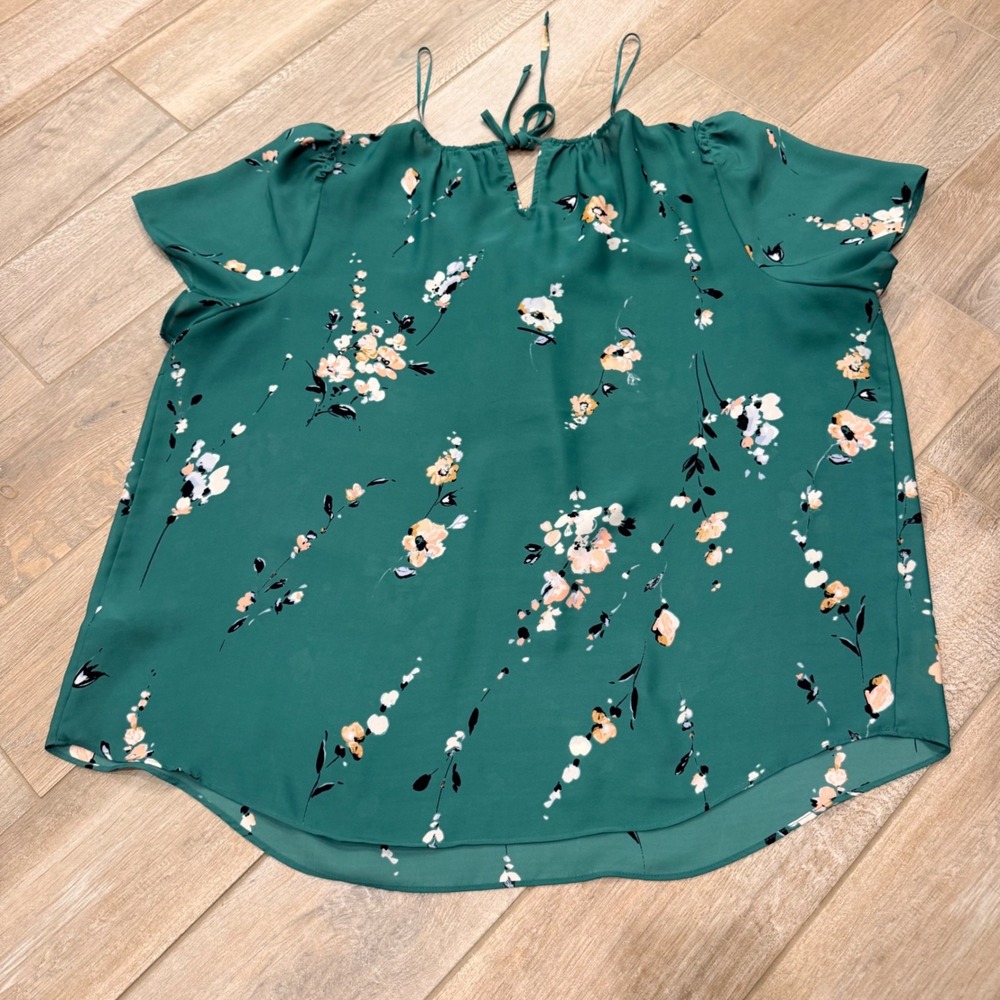 LC Lauren Conrad Womens XL Green Floral Cold Shoulder Flutter Sleeve Blouse Top - Picture 3 of 3